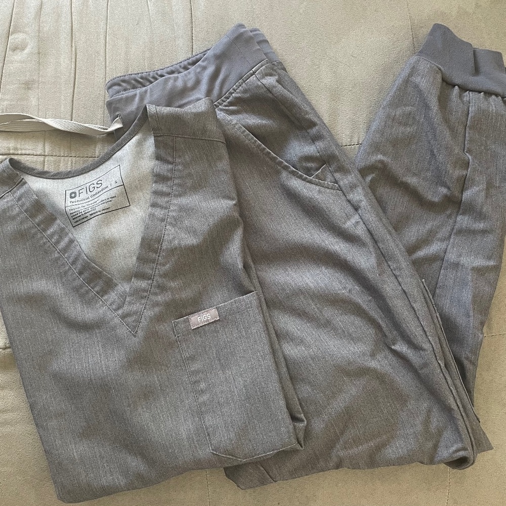 Figs womens size small set - grey